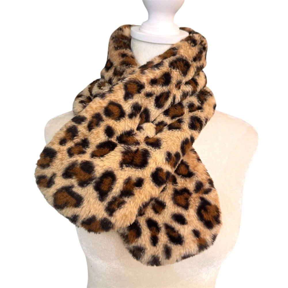 MARKS & SPENCER leopard print, faux fur neck wrap, unisex, one size, NWOT